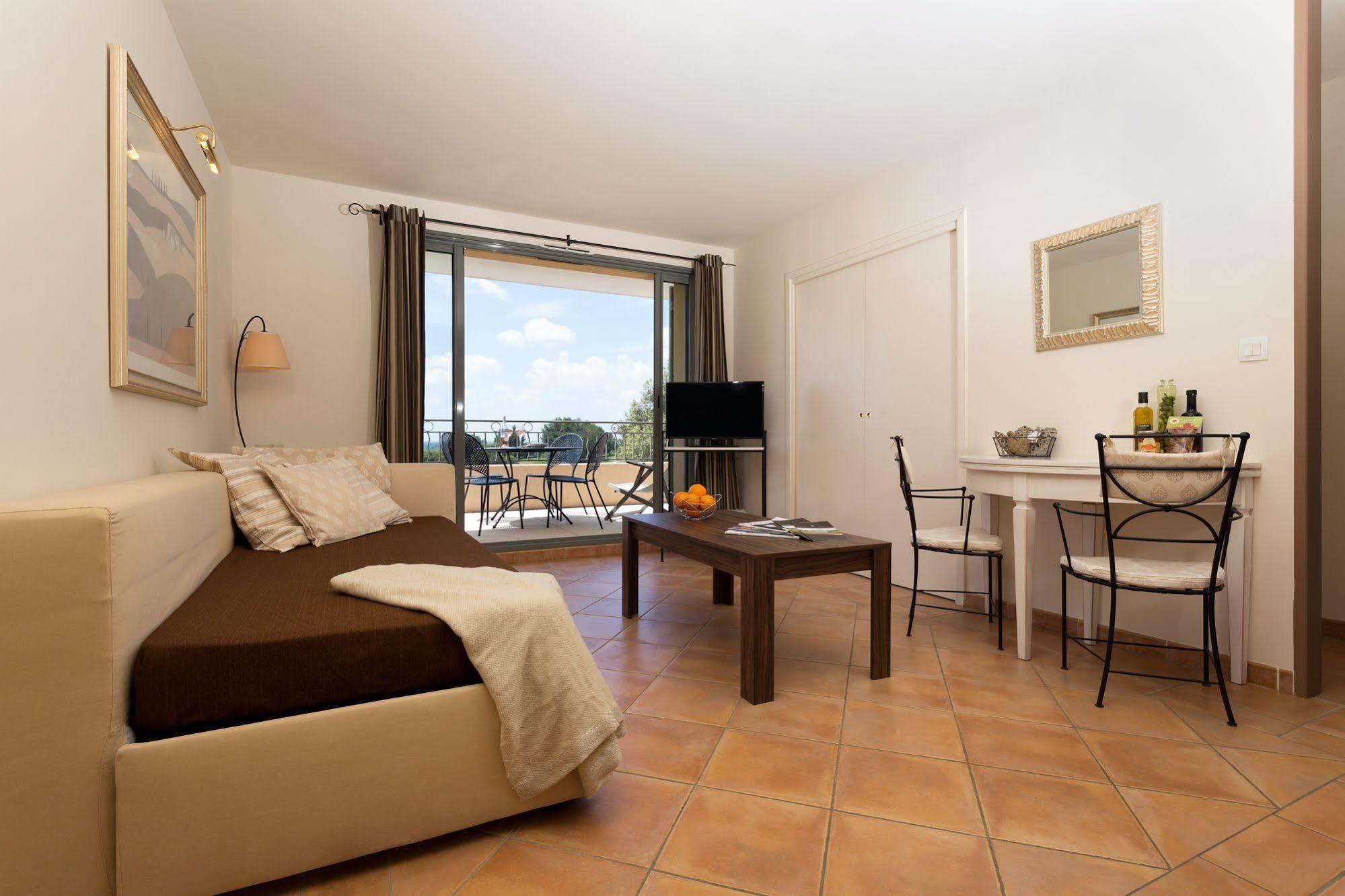Madame Vacances Domaine Du Provence Country Club Service Premium Saumane-de-Vaucluse Exterior photo