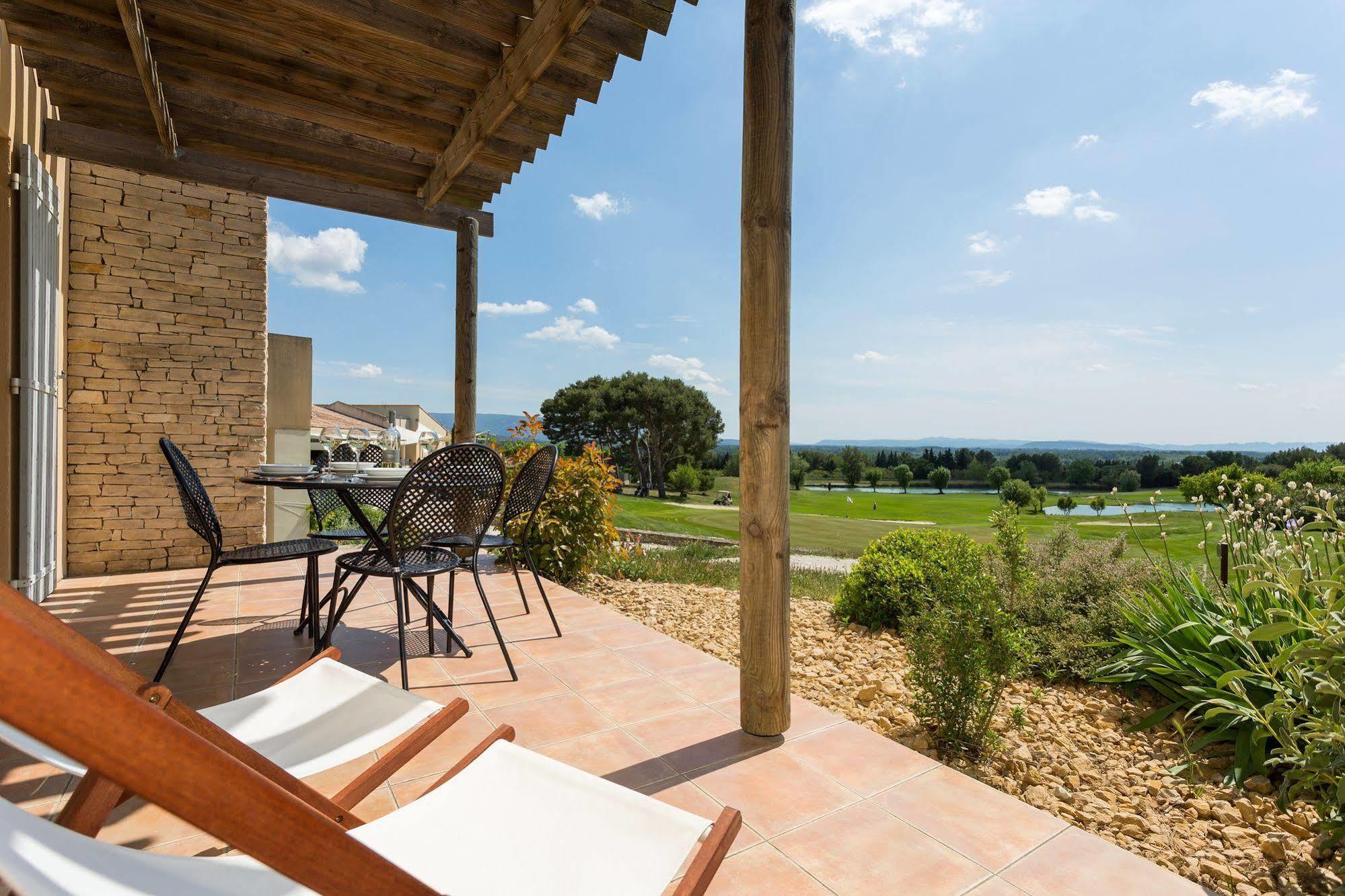 Madame Vacances Domaine Du Provence Country Club Service Premium Saumane-de-Vaucluse Exterior photo