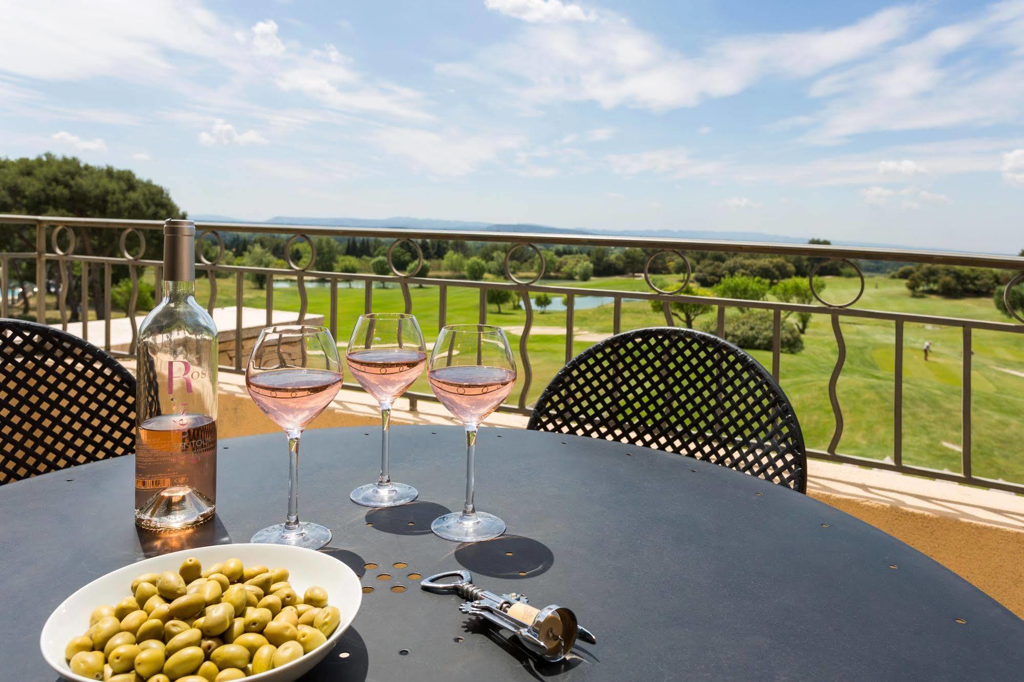 Madame Vacances Domaine Du Provence Country Club Service Premium Saumane-de-Vaucluse Exterior photo